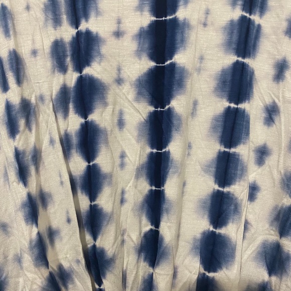 Blue & White Knot Front Shirt Sleeve Top - Picture 7 of 10